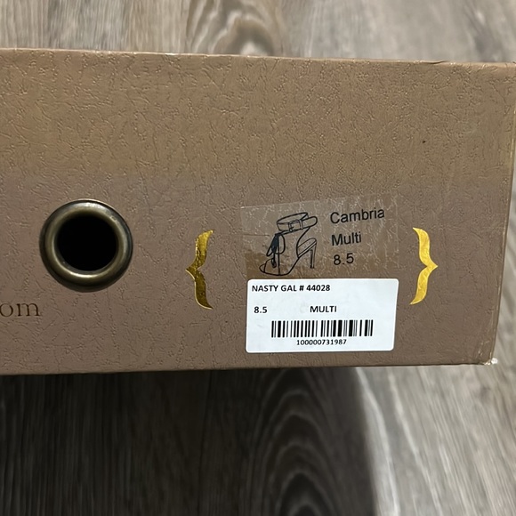 Privileged Women’s multi colored heels worn once… size 8.5 (Cambria) - Picture 11 of 12